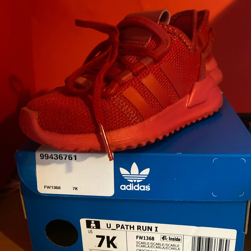 Toddler Adidas Sneakers Size 7 in good used condition